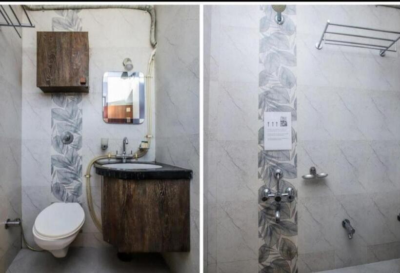 Пансион Shaleen Elegance Homestay Nakki Lake 400 Meters