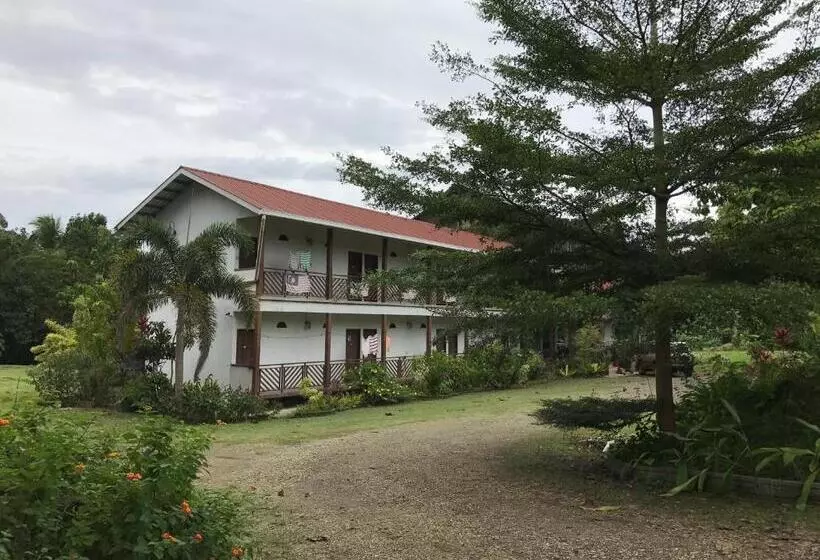 Retkeilymaja Rtms Guesthouse Semporna