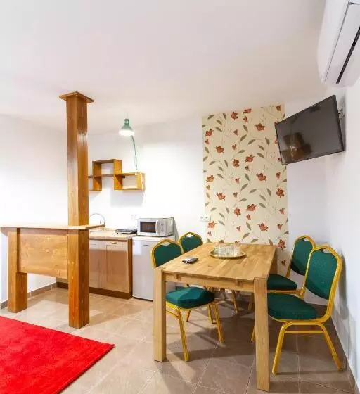 Majatalo Airport Károly Centrál