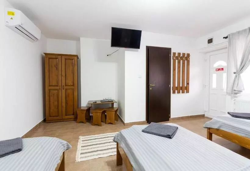 Majatalo Airport Károly Centrál