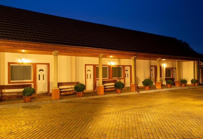 Pensión Airport Károly Centrál