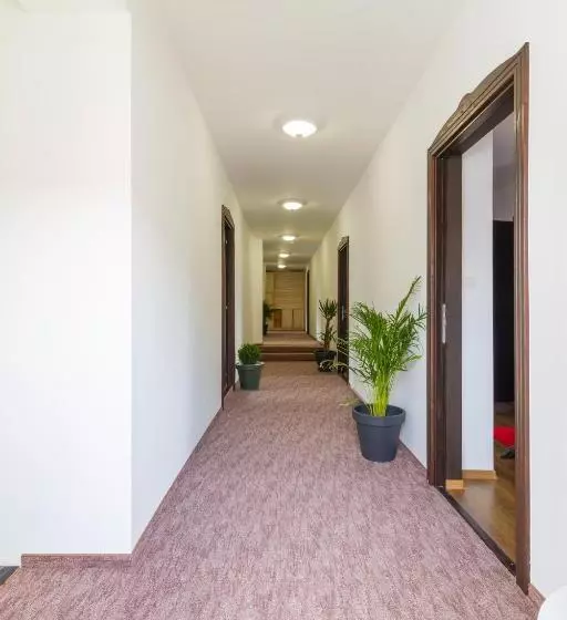 Majatalo Airport Károly Centrál