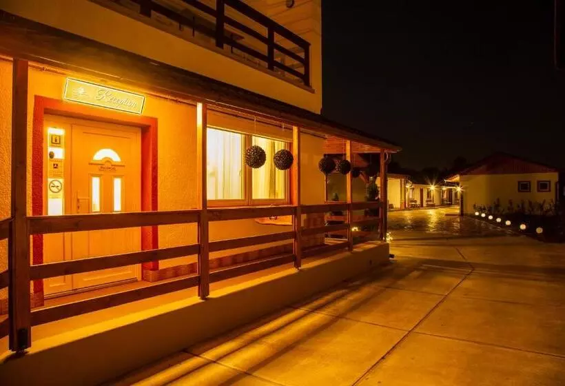 Majatalo Airport Károly Centrál