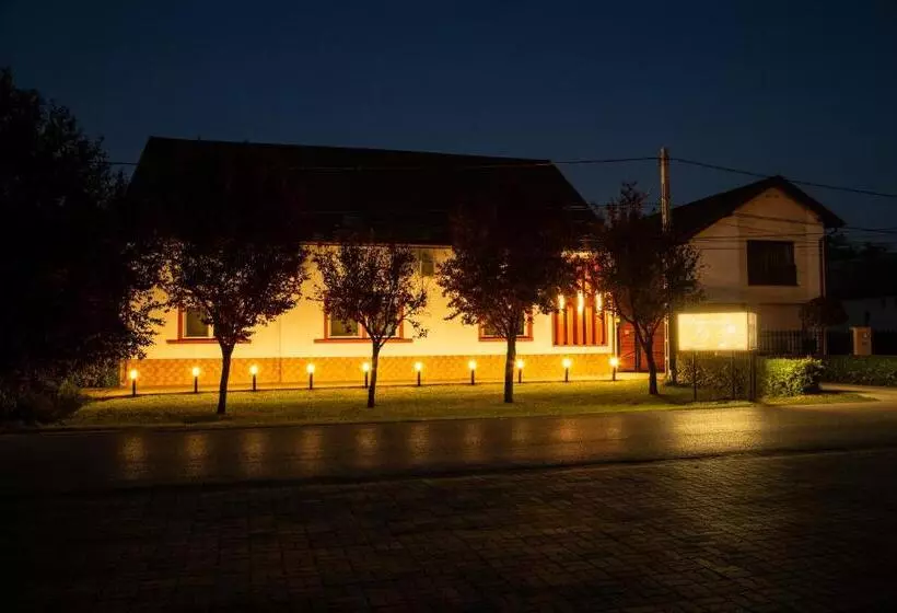 Majatalo Airport Károly Centrál