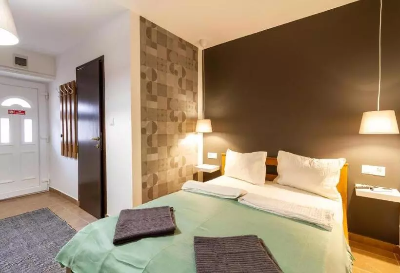 Majatalo Airport Károly Centrál