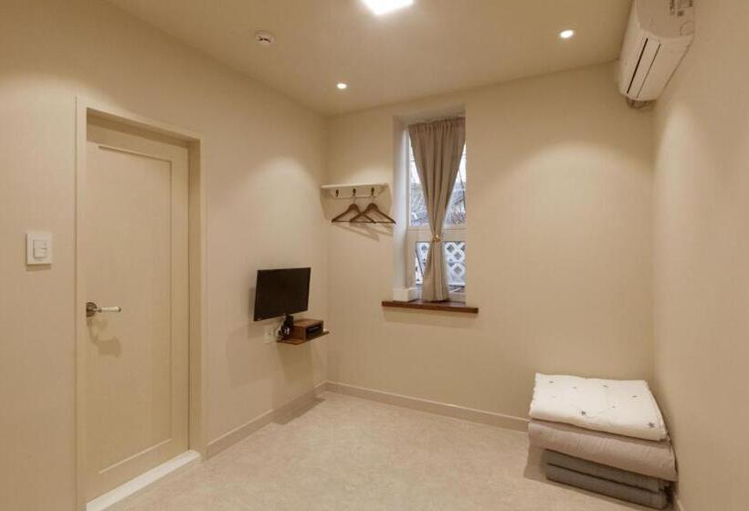 Pensione Jeonju Hanok Little Prince