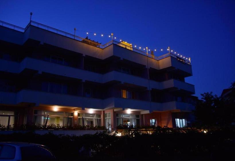 پانسیون Timona Confort