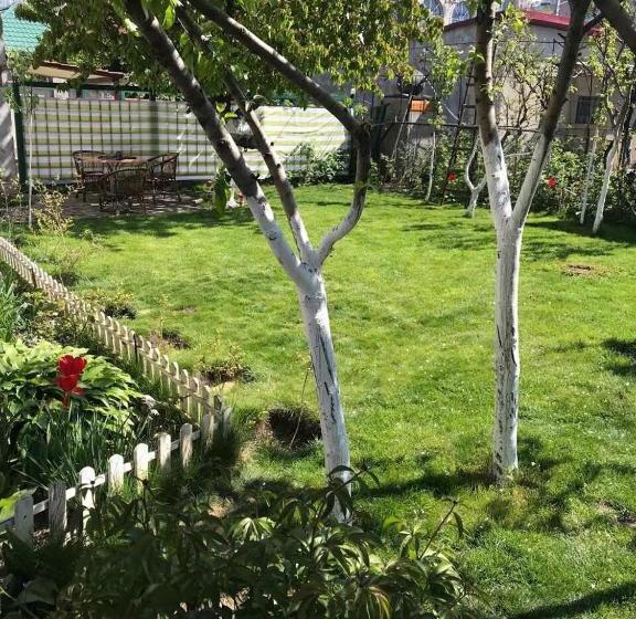 پانسیون гостевой дом дина