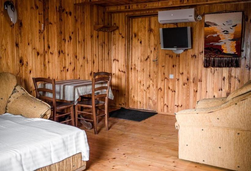 پانسیون гостевой дом дина