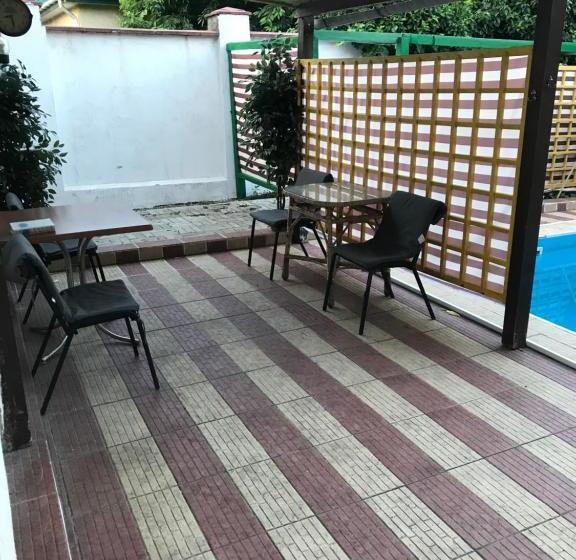 پانسیون гостевой дом дина