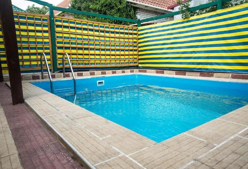 پانسیون гостевой дом дина