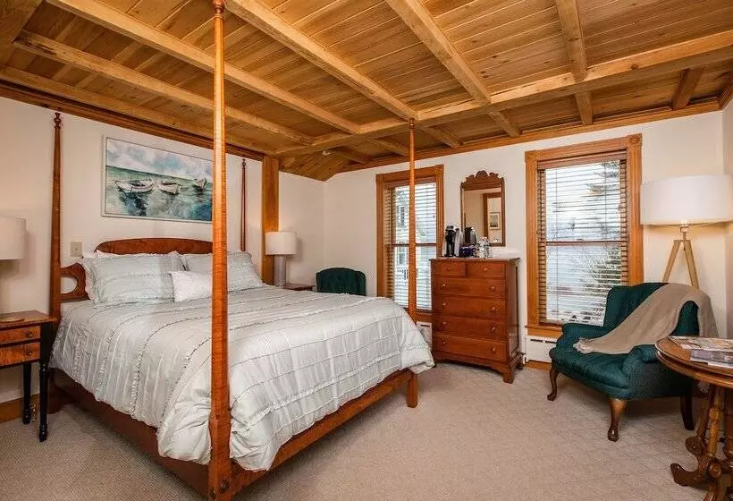 Spouter Inn Bed & Breakfast