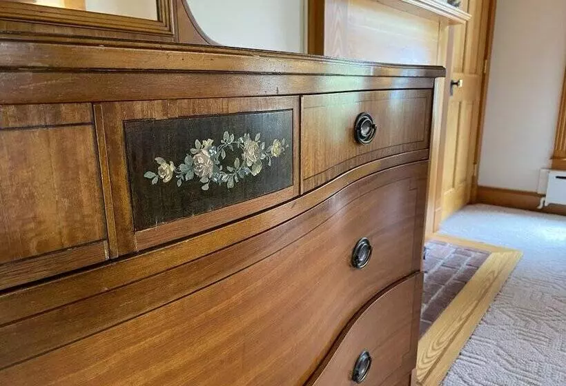 Spouter Inn Bed & Breakfast