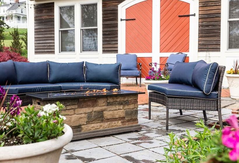 Spouter Inn Bed & Breakfast