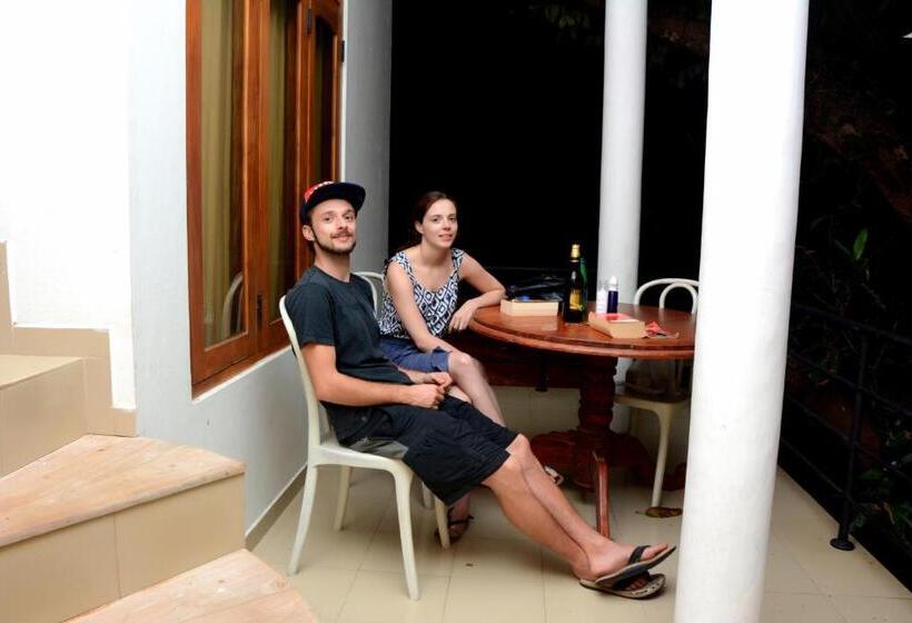 فندق صغير Vishmee Holiday Inn