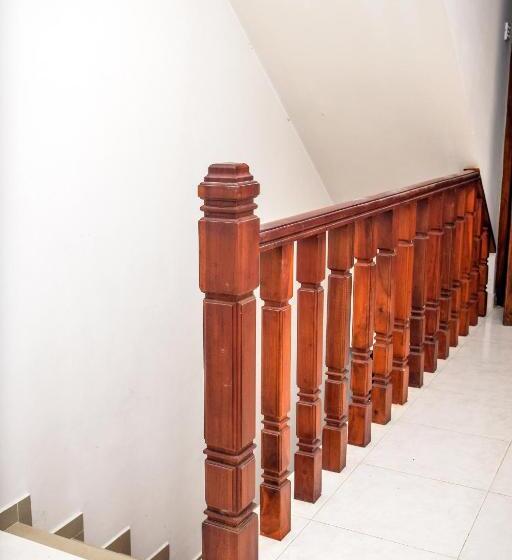 فندق صغير Vishmee Holiday Inn