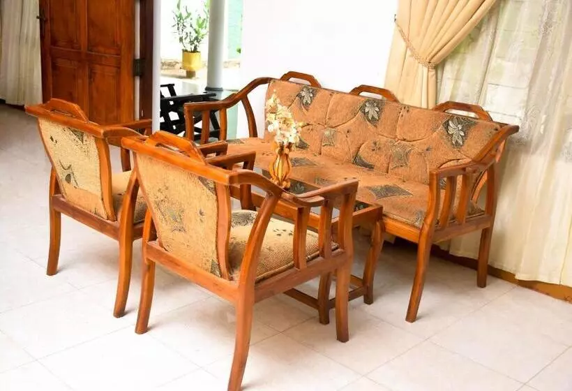 Retkeilymaja Vishmee Holiday Inn