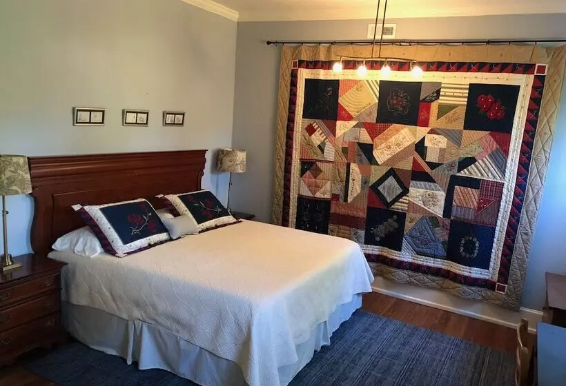 ベッドアンドブレックファースト The Elizabethtown Inn