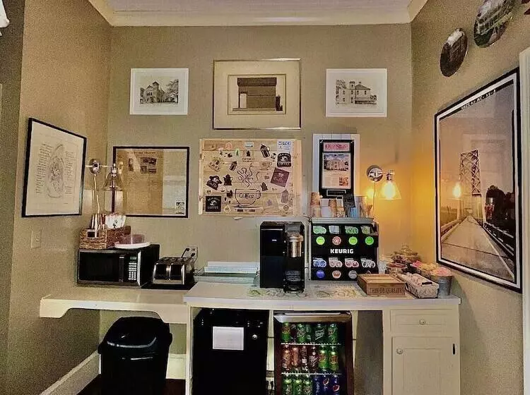 ベッドアンドブレックファースト The Elizabethtown Inn