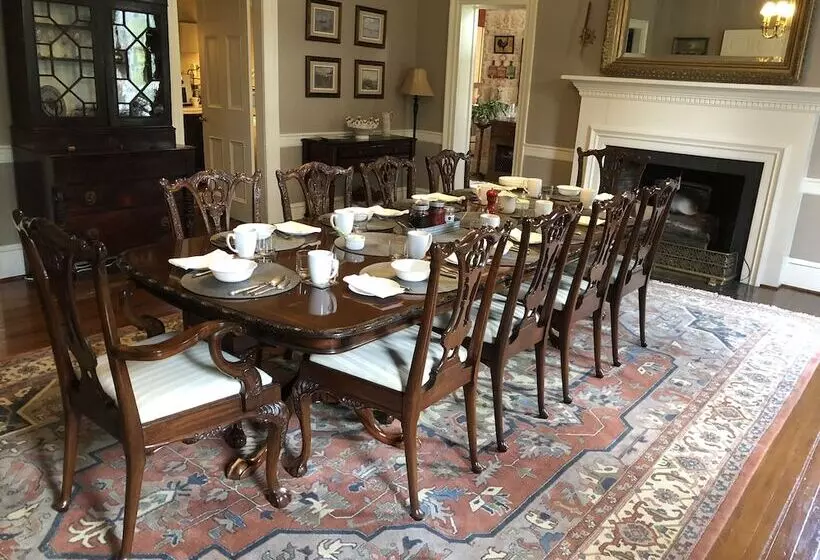 ベッドアンドブレックファースト The Elizabethtown Inn