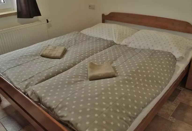 Majatalo Penzion Ostruznik