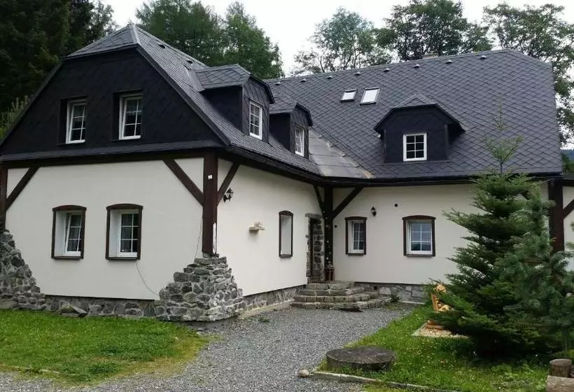 Majatalo Penzion Ostruznik
