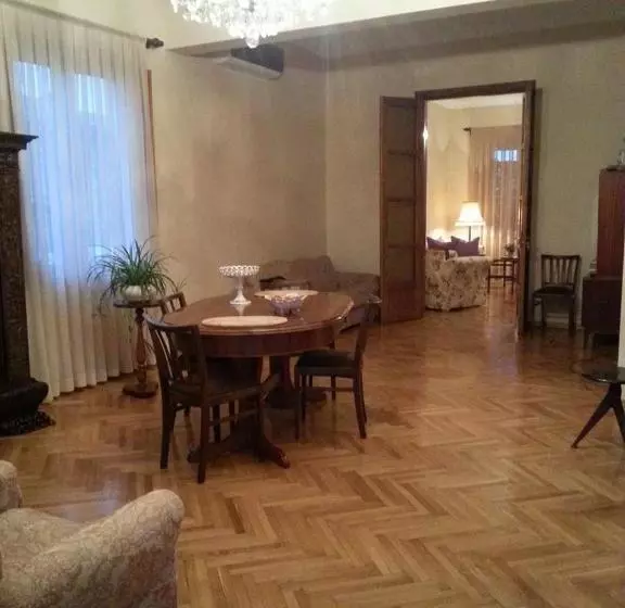 پانسیون Marinas Guesthouse