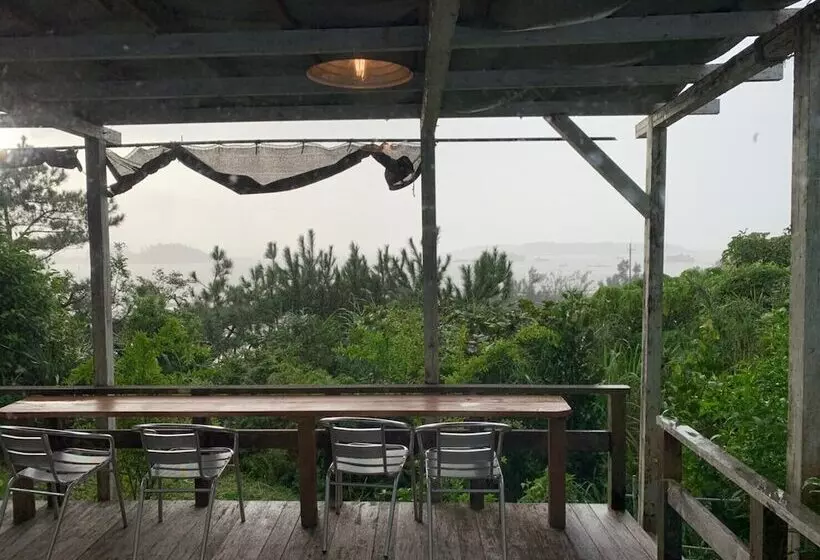 Majatalo Minami Onna Tropical