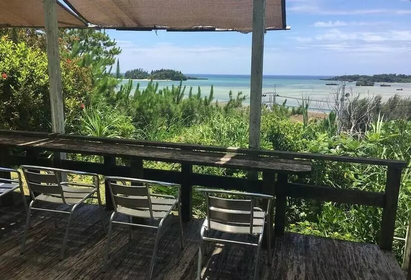 Majatalo Minami Onna Tropical