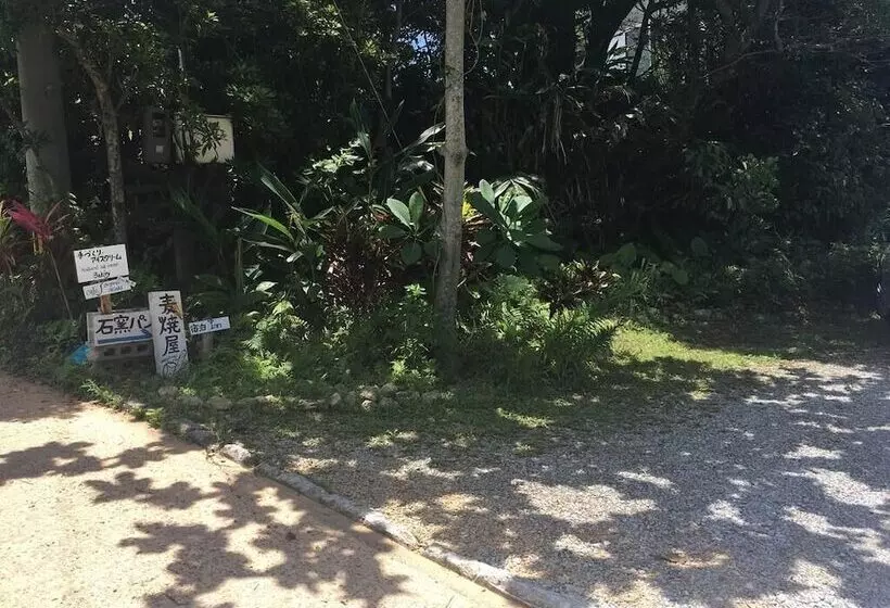 Majatalo Minami Onna Tropical