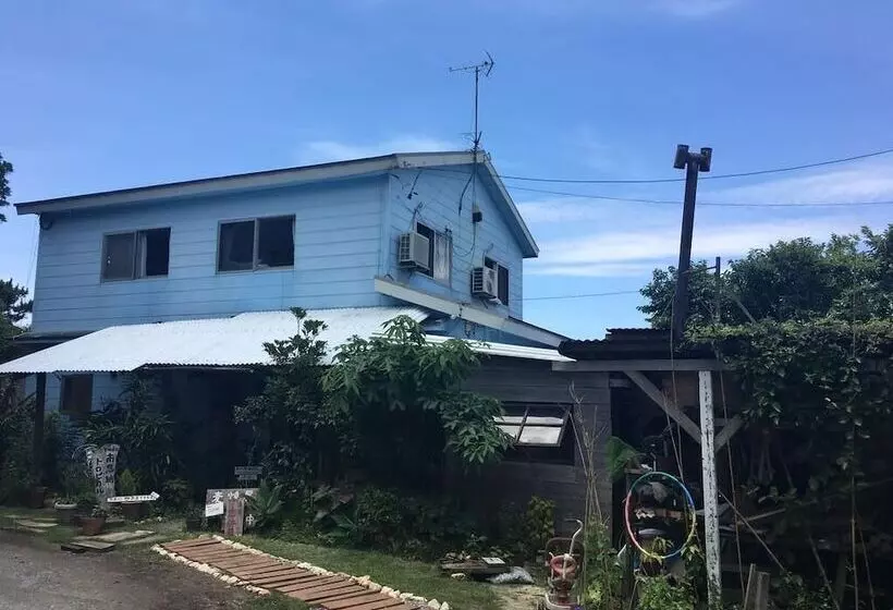 Majatalo Minami Onna Tropical