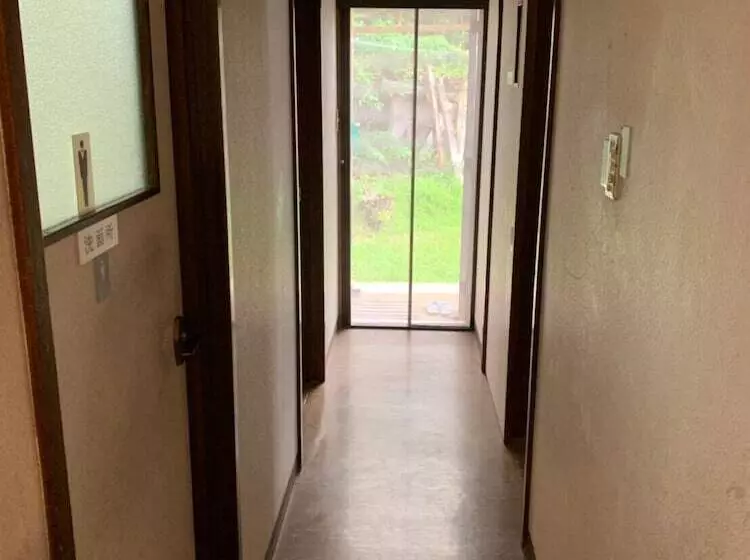 Majatalo Minami Onna Tropical