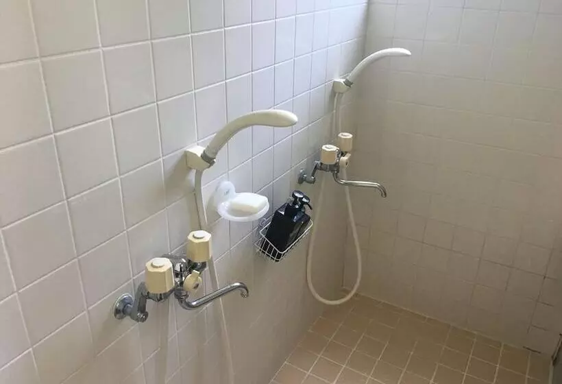 Majatalo Minami Onna Tropical