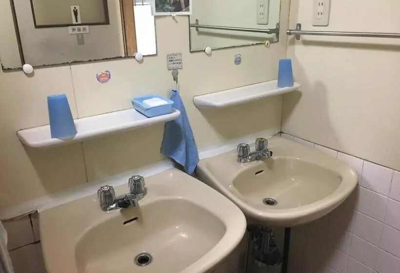 Majatalo Minami Onna Tropical