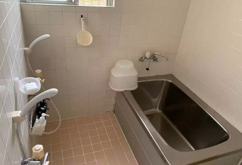 Majatalo Minami Onna Tropical