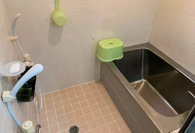 Majatalo Minami Onna Tropical