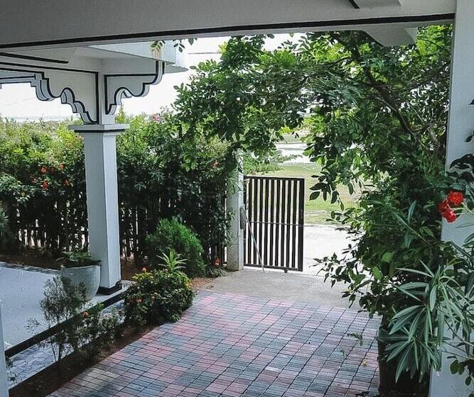 Pensió Sunset View Beach