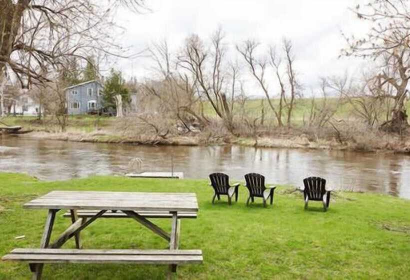 فندق صغير Cheltenham Suites