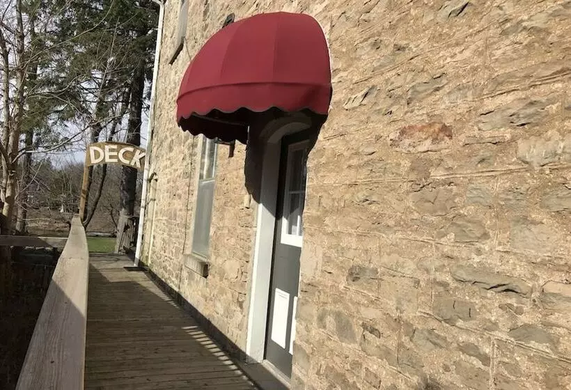 Retkeilymaja Cheltenham Suites