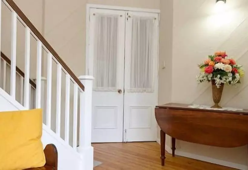 Retkeilymaja Cheltenham Suites