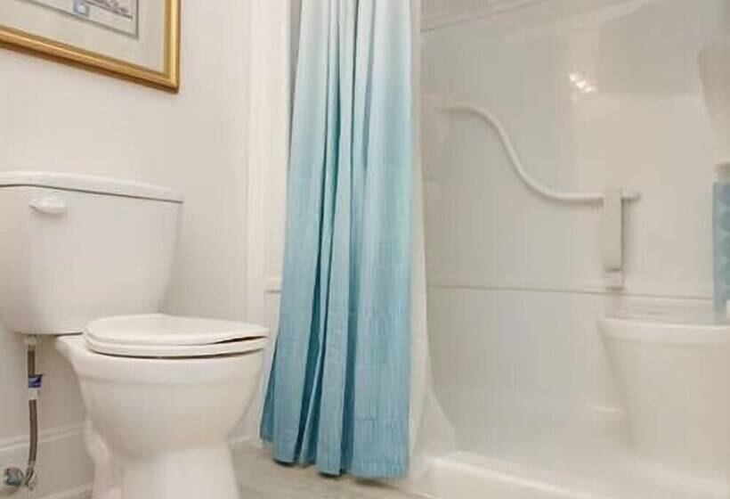 فندق صغير Cheltenham Suites