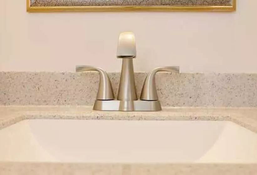 Retkeilymaja Cheltenham Suites