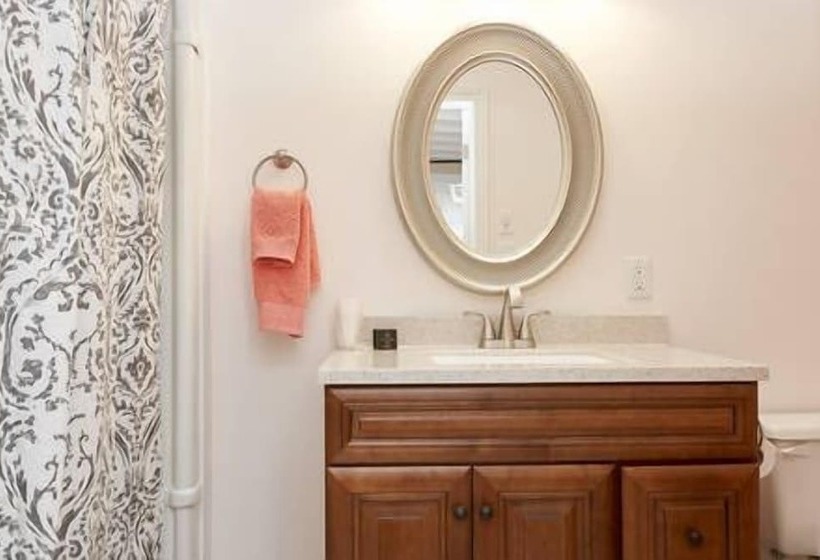 فندق صغير Cheltenham Suites