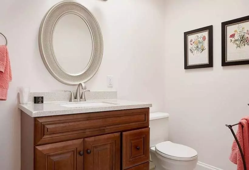 Retkeilymaja Cheltenham Suites