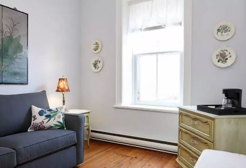 Retkeilymaja Cheltenham Suites