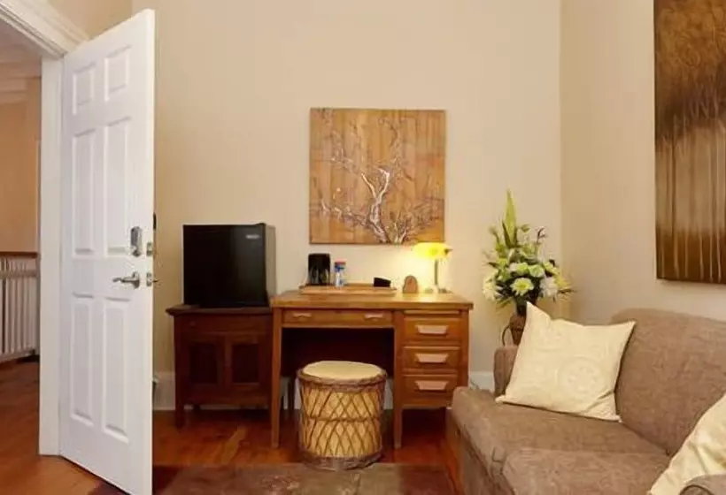 Retkeilymaja Cheltenham Suites