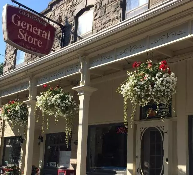 Retkeilymaja Cheltenham Suites