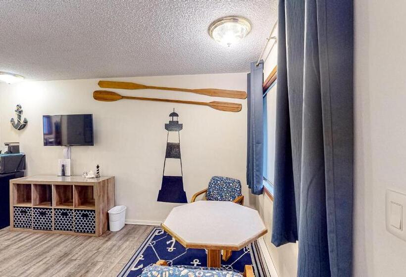 הוסטל Lamplighter Inn