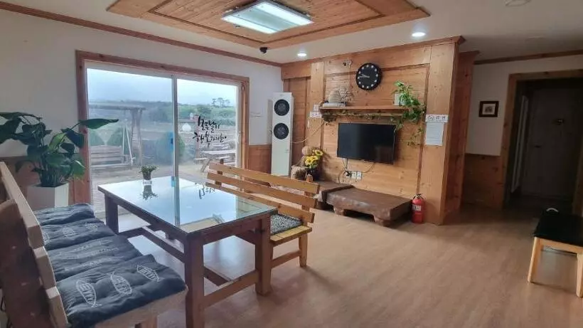 Majatalo Tree House Guesthouse