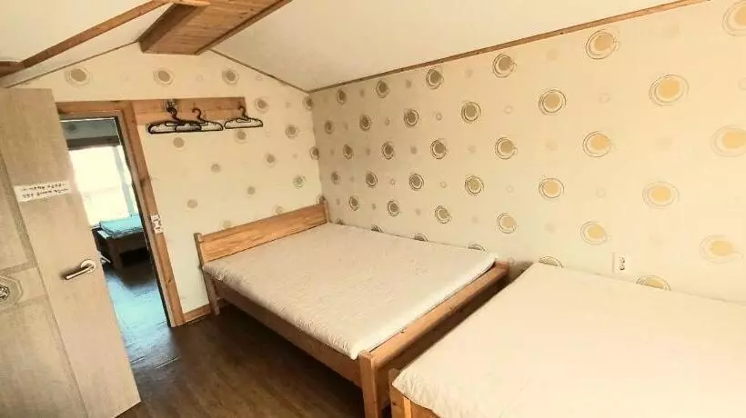 Majatalo Tree House Guesthouse